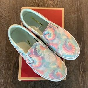 Women’s Asher deluxe tie dye sz. 9.5